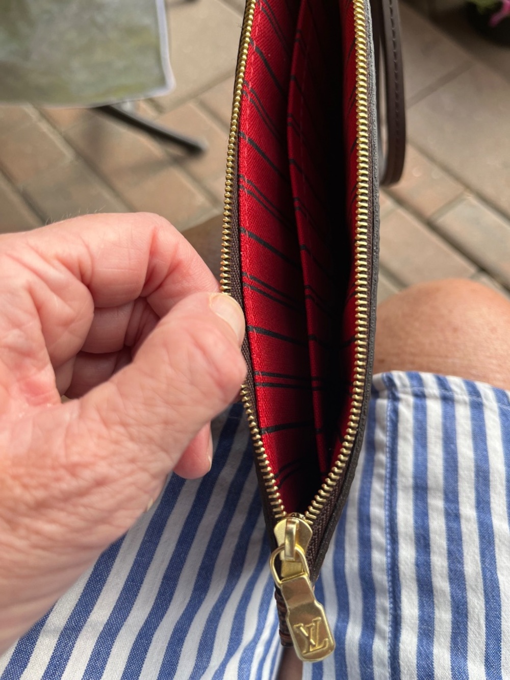 Louis Vuitton Neverfull MM in Damier Ebene - Picture 12 of 16